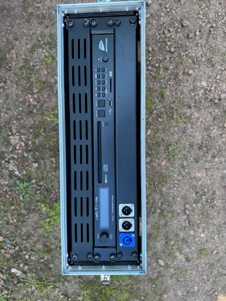 Flightcase incl. MP3 speler, tuner, Ophalen of Verzenden, Zo goed als nieuw, Overige instrumenten, Flightcase
