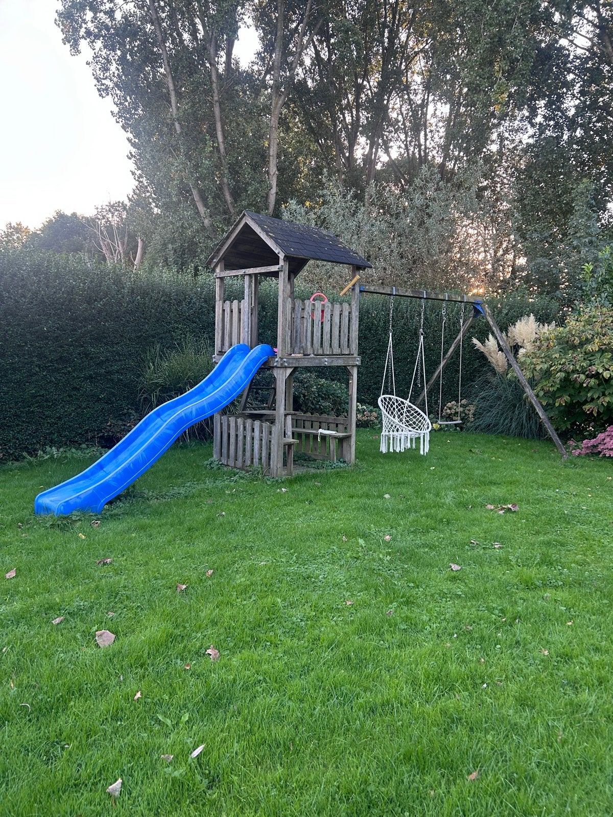 Houten speeltoestel met glijbaan en schommel, Ophalen, Gebruikt, Glijbaan