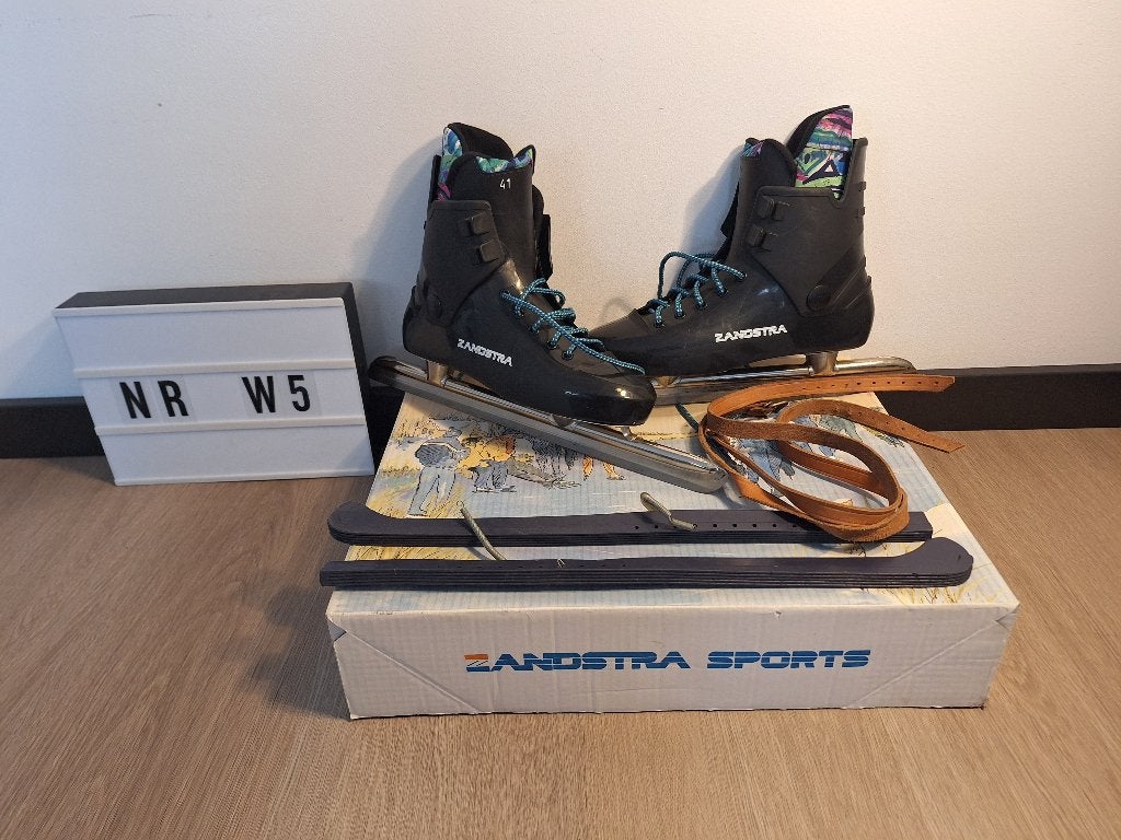 Zandstra combinoren met doos en beschermers maat 41, Sport en Fitness, Schaatsen, Combinoren, Ophalen of Verzenden, Gebruikt, Zandstra
