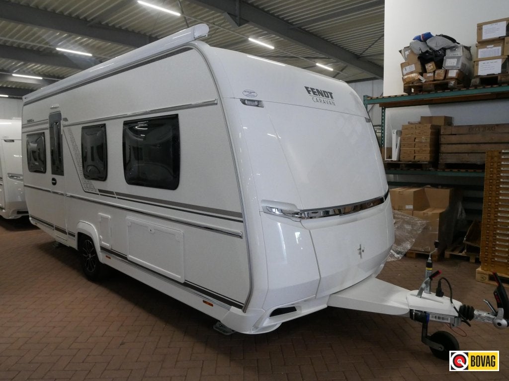 Fendt Tendenza 515 SG Mover, luifel, Caravans en Kamperen, Caravans, Bedrijf, tot en met 4, 1250 - 1500 kg, Rondzit, Fendt, 2 aparte bedden