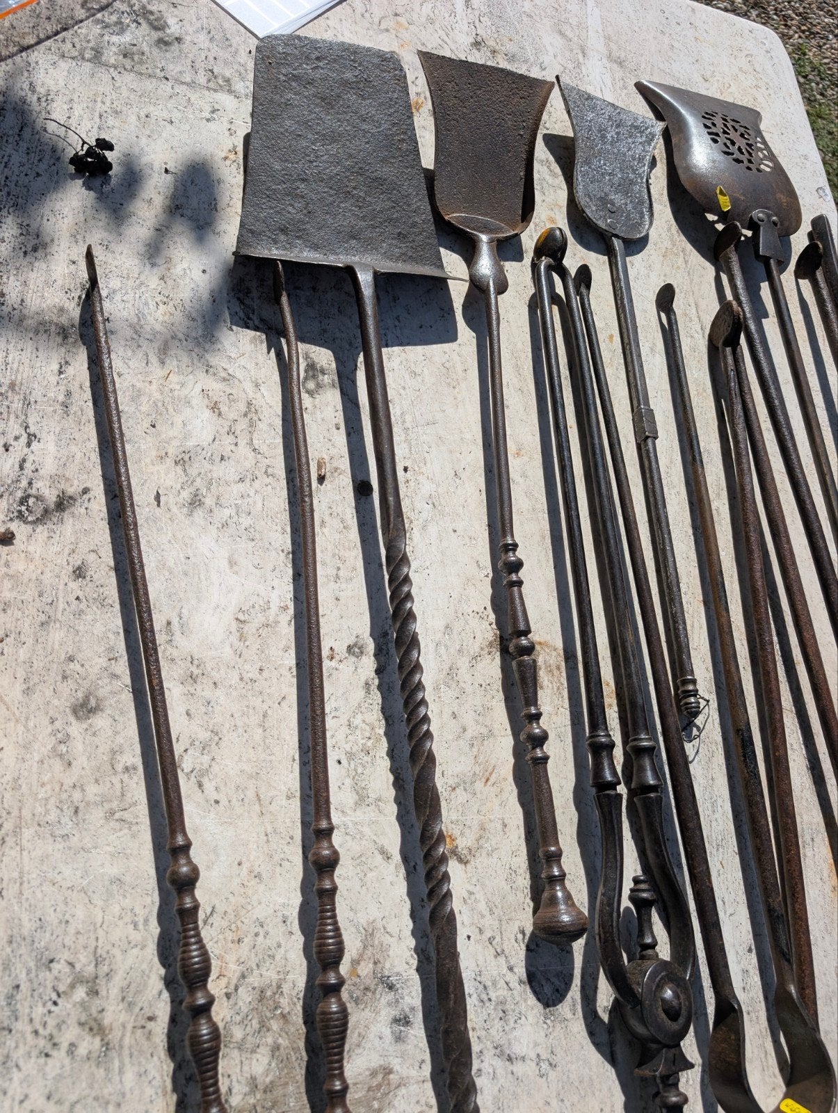 10 stuks antiek smeedijzeren vuur tangen gereedschap €40, Antiek en Kunst, Ophalen