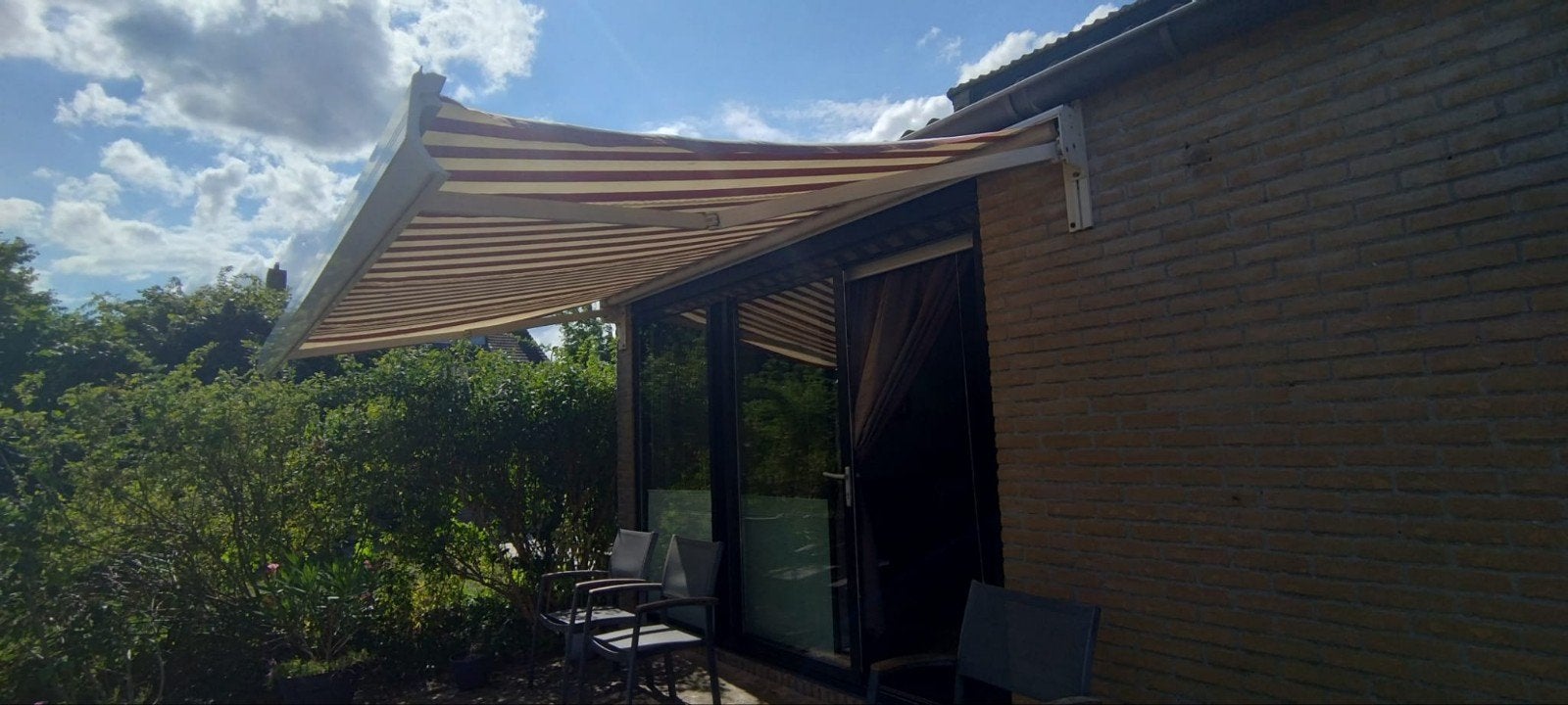 elektrisch bedienbare uitval zonnescherm 4 meter breed x2,5m, Ophalen, Gebruikt, Elektrisch, 150 tot 300 cm