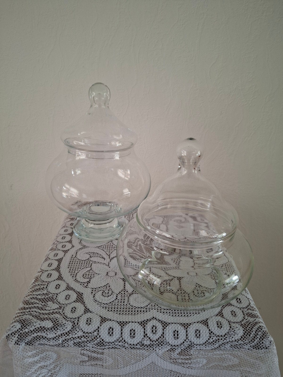 Set van 2 glazen bonbonschalen met deksel, Ophalen