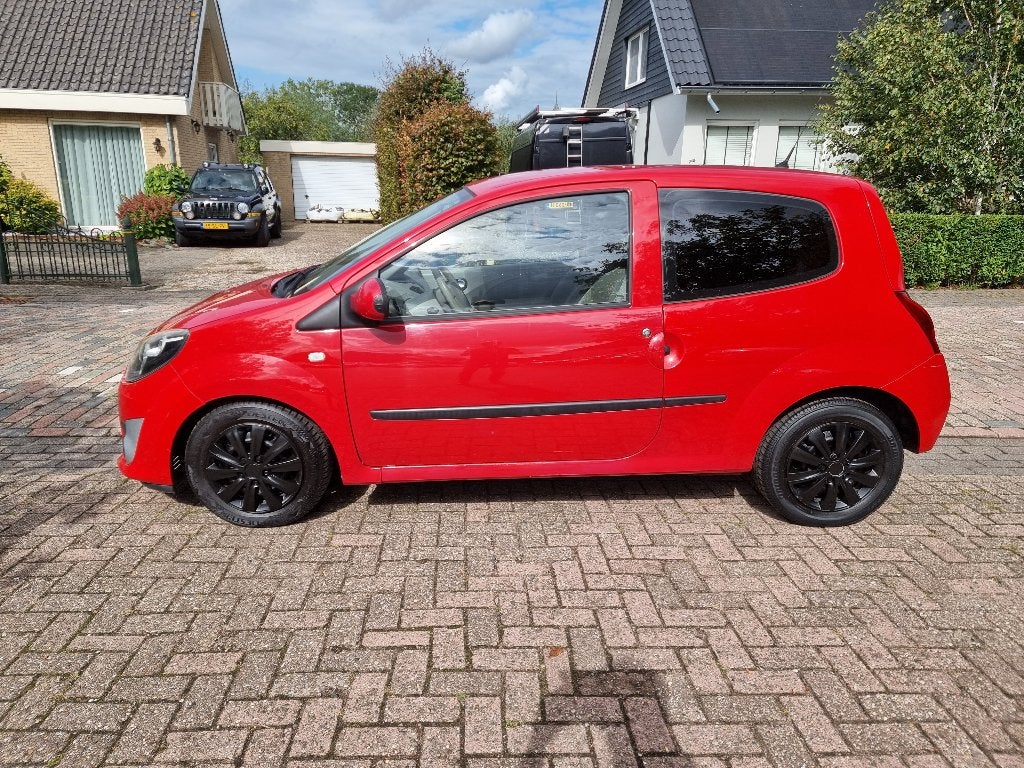Renault Twingo 1.2 16V Dynamique, nieuwe APK, koude airco, Auto's, Voorwielaandrijving, 31 €/maand, 4 cilinders, 4 stoelen