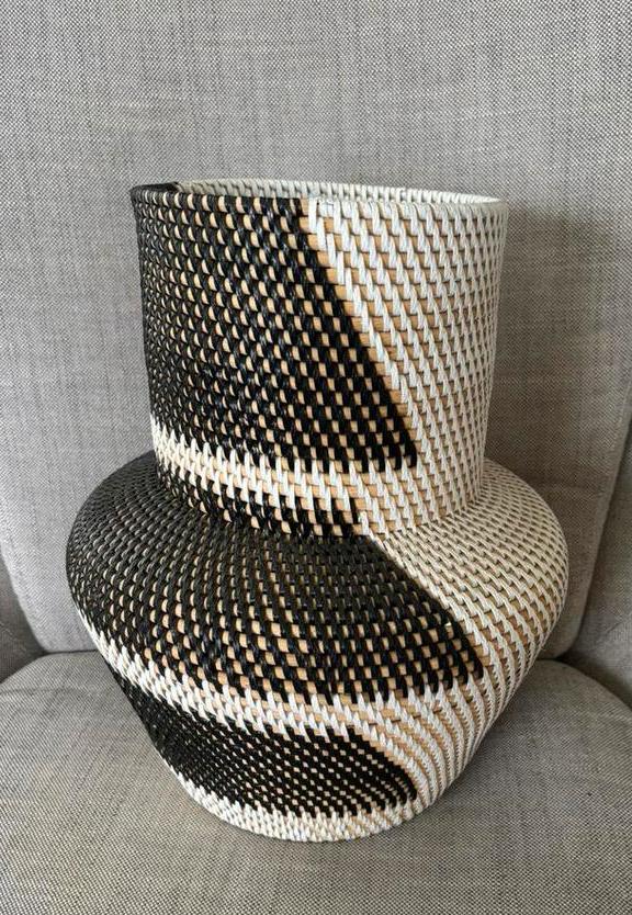 Bobo Zeegras rotan vaas. Zwart wit naturel., Overige materialen, Wit, Nieuw, Ophalen of Verzenden