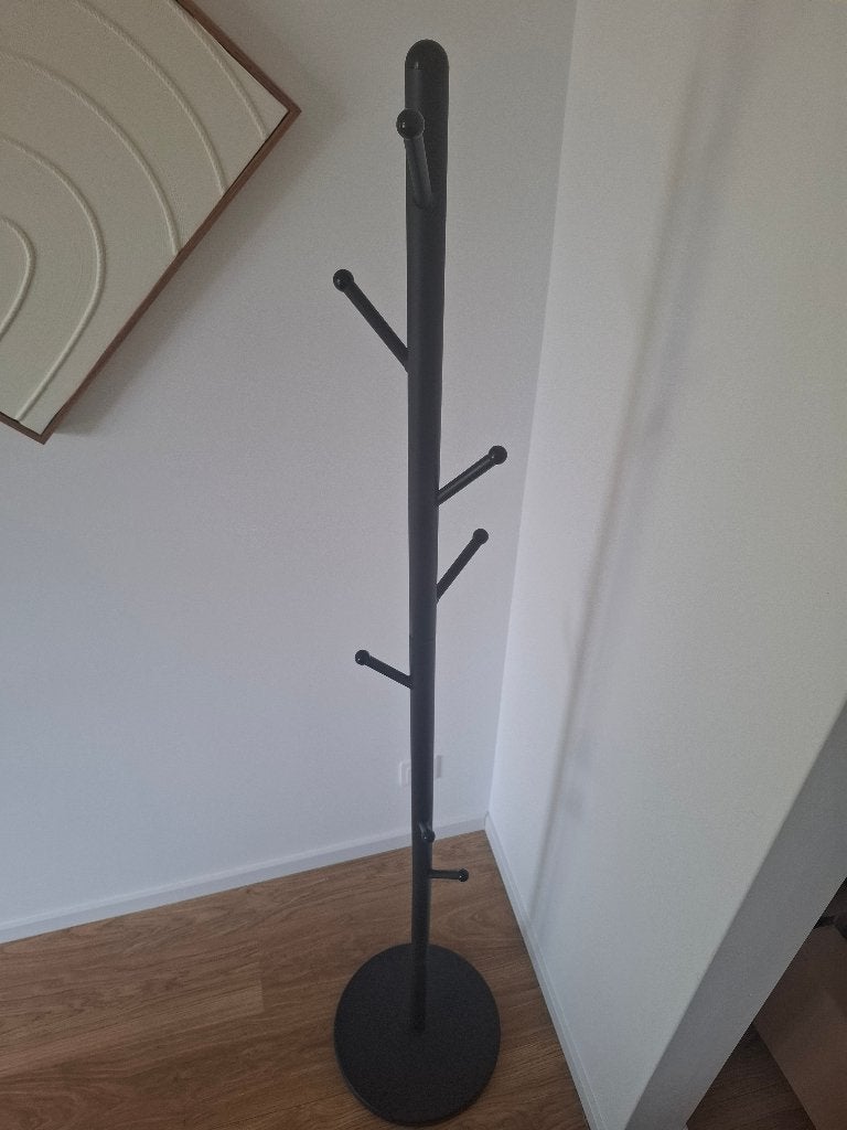 Black Freestanding Coat Rack, Ophalen, Zo goed als nieuw, Metaal, Staande kapstok