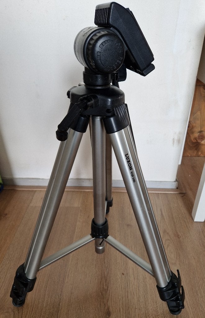 Luxon VIP-100 statief . a, Ophalen of Verzenden, Zo goed als nieuw, 150 tot 175 cm, Driepoot
