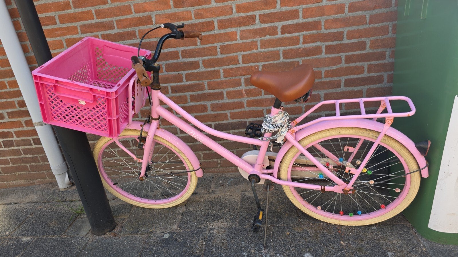 Roze meisjesfiets met krat en terugtraprem, Fietsen en Brommers, Fietsen | Dames | Damesfietsen, Terugtraprem, Minder dan 47 cm