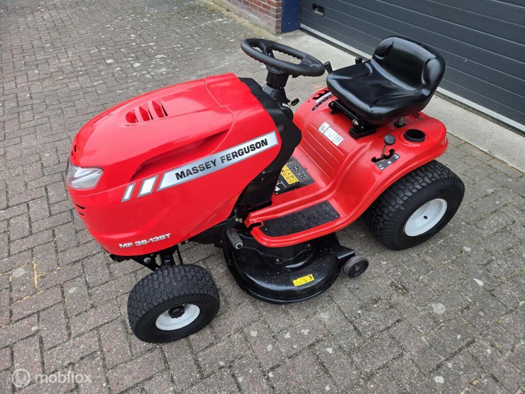 Zitmaaier  Massey Ferguson zijlosser mulch, Tuin en Terras, Zitmaaiers, Ophalen, Zo goed als nieuw, Mulchfunctie