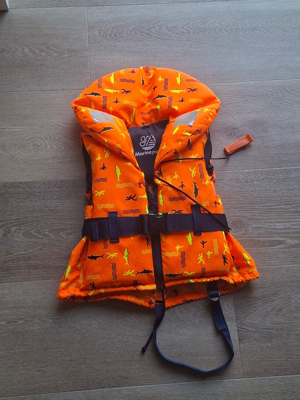 Reddingsvest kind 20-30 kg Marinepool met leuke opdruk, Ophalen of Verzenden, Gebruikt, Kind, Reddingsvest of Zwemvest