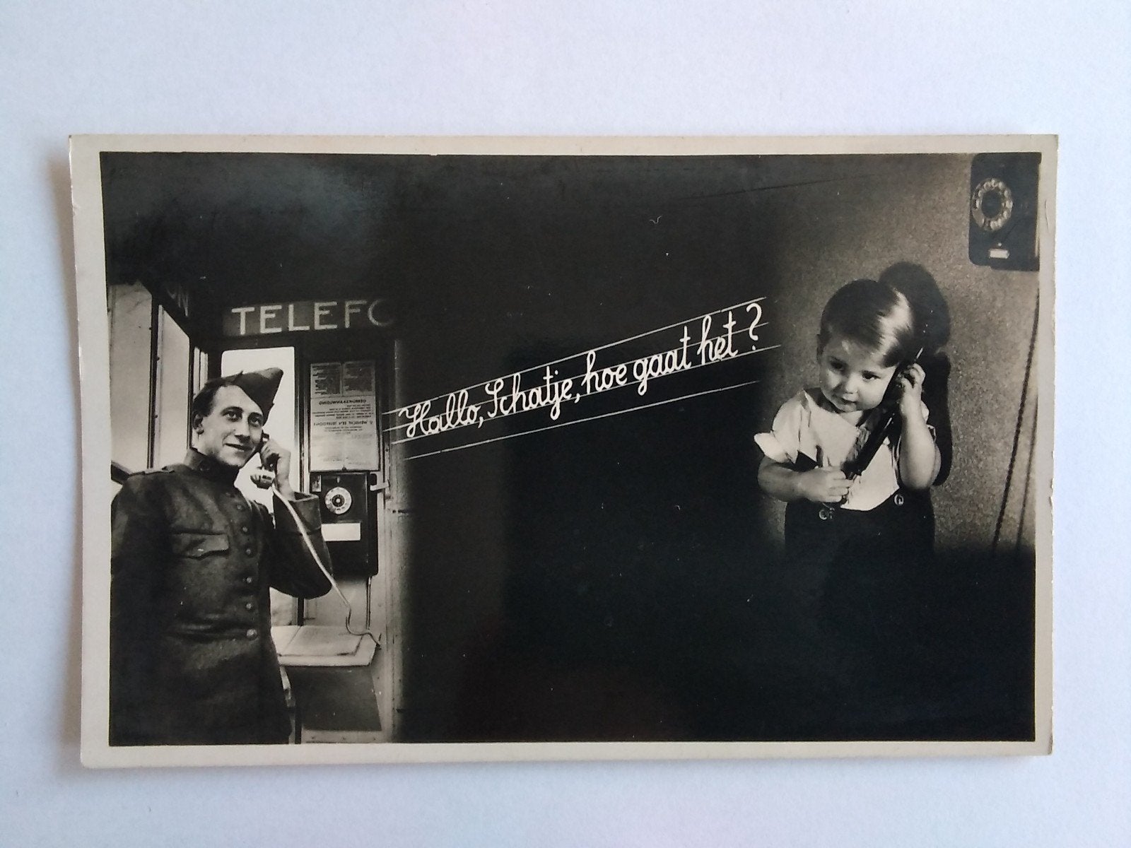 Ansichtkaart Militair telefooncel Hallo schatje jaren '50, Verzamelen, Ansichtkaarten | Themakaarten, Verzenden, 1940 tot 1960