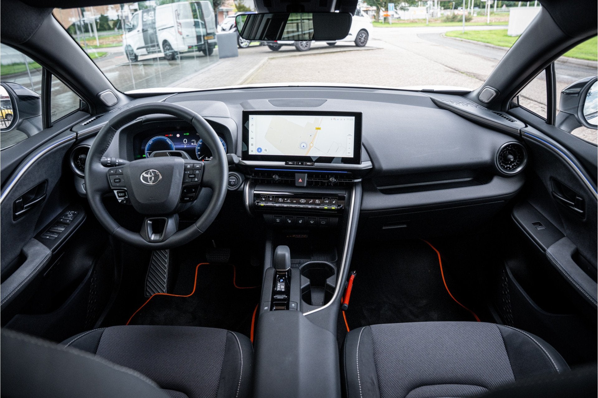 Toyota C-HR 1.8 Hybrid 140 Executive * Panodak * Trekhaak *, Auto's, 4 cilinders, Wit, Bedrijf, Hybride Elektrisch/Benzine