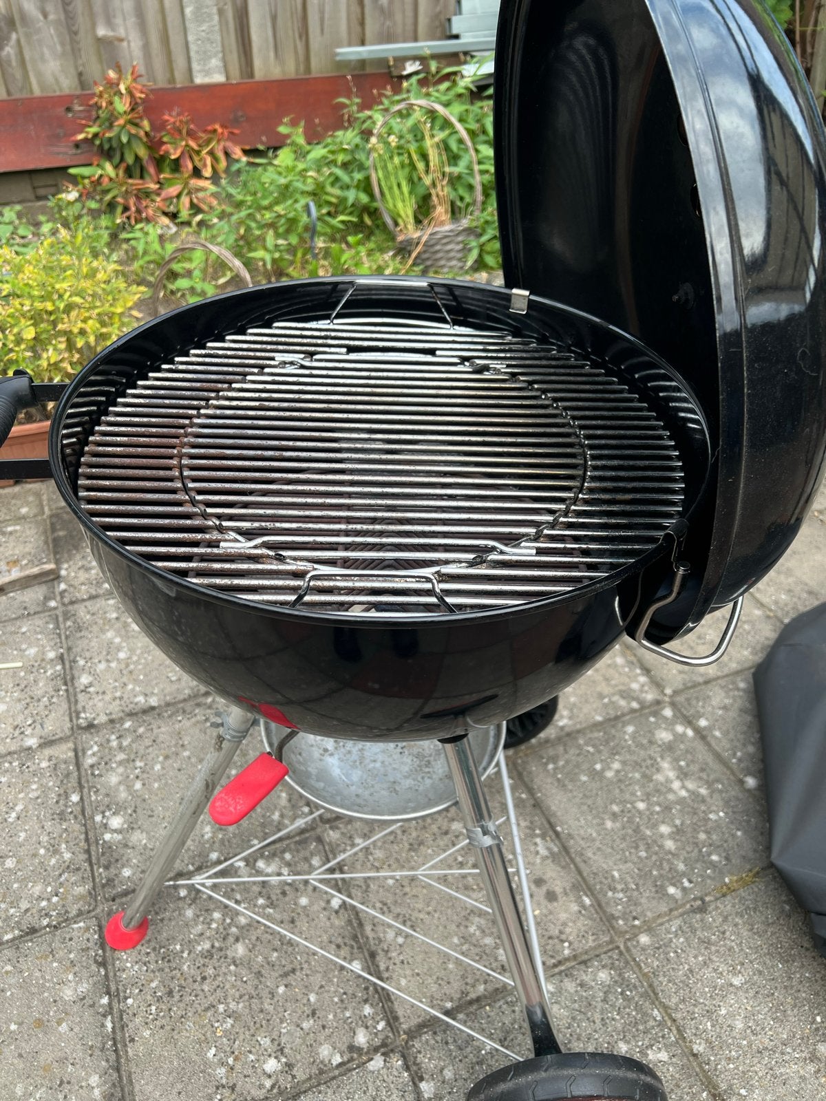 Weber Kettle Plus BBQ met hoes, Ophalen, Gebruikt, Met accessoires
