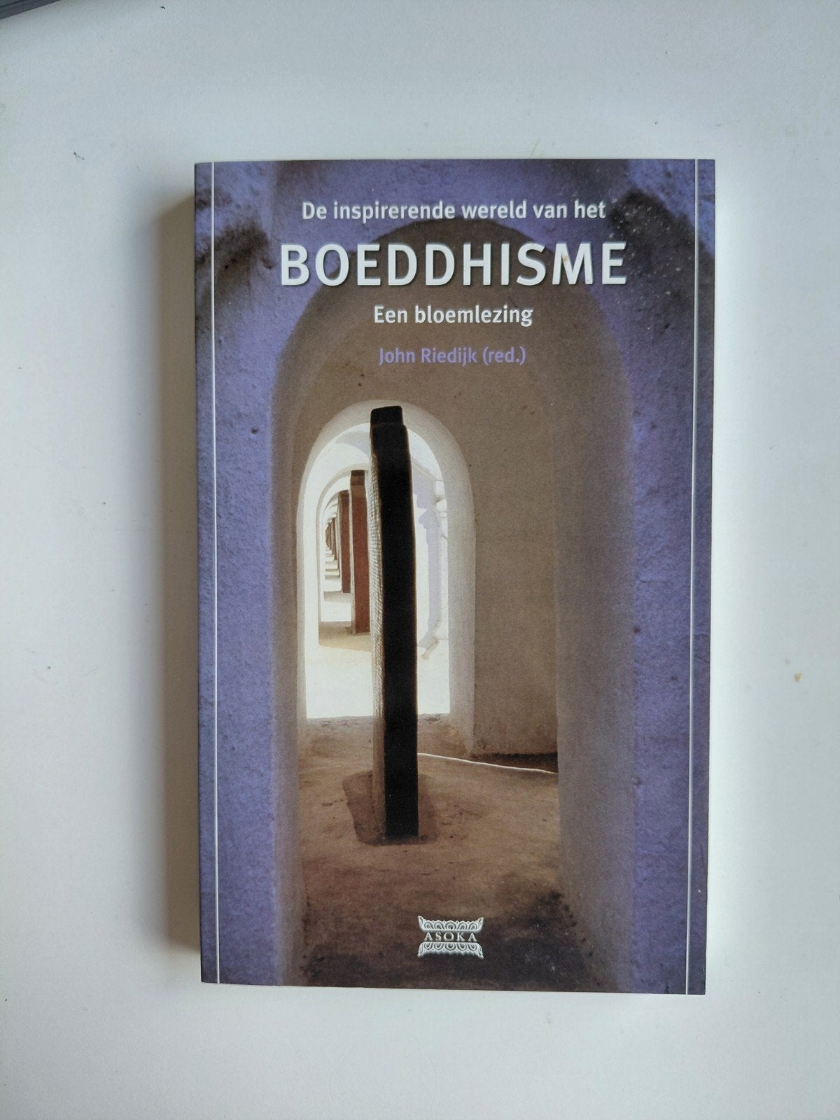 De inspirerende wereld van het boeddhisme, Ophalen of Verzenden, Zo goed als nieuw, Boeddhisme