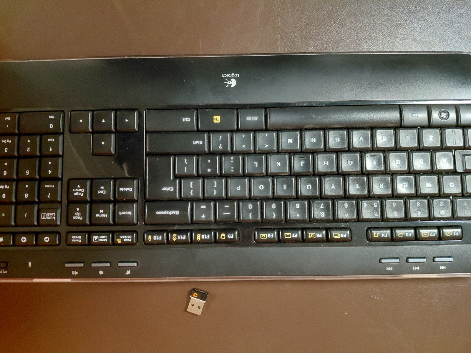 Logitech K520 Draadloos Toetsenbord Met Ontvanger, Computers en Software, Logitech, Multimediatoetsen, Ophalen of Verzenden, Zo goed als nieuw