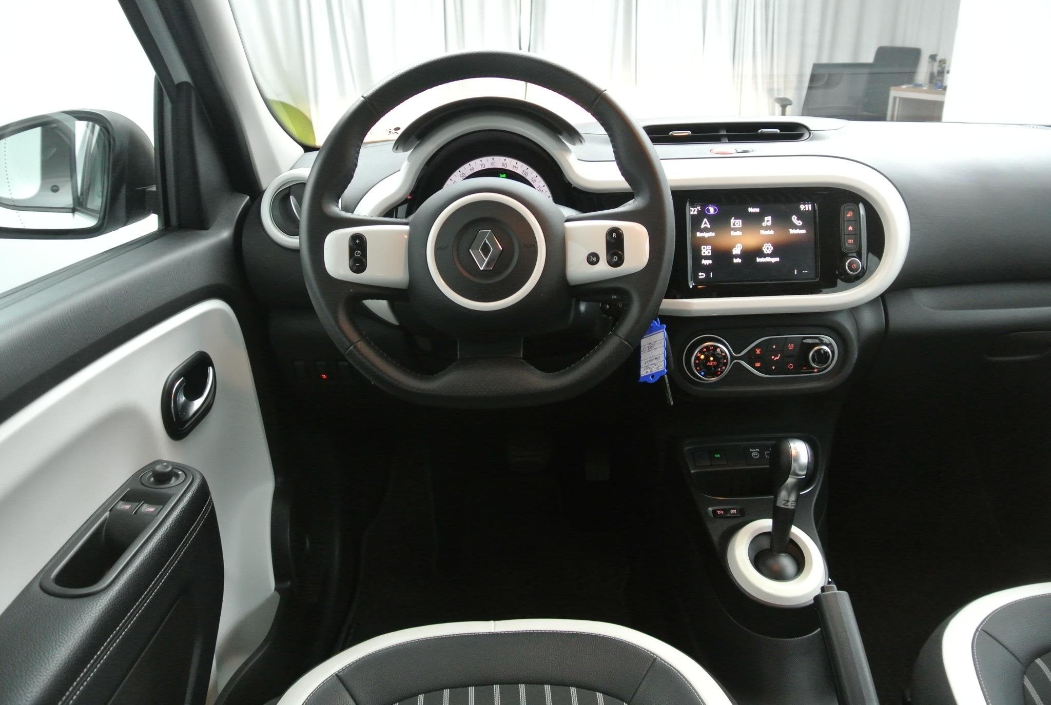 Renault Twingo Z.E. R80 Intens | Navigatie | Climate Control, Auto's, Automaat, Met garantie (alle), Leder en Stof, Wit