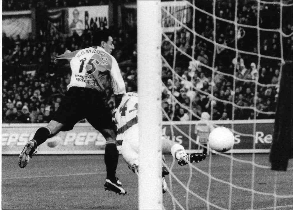 persfoto Piet Bouts 11-10-2002 Feyenoord - Zwolle, Verzenden, Zo goed als nieuw, Feyenoord, Poster, Plaatje of Sticker