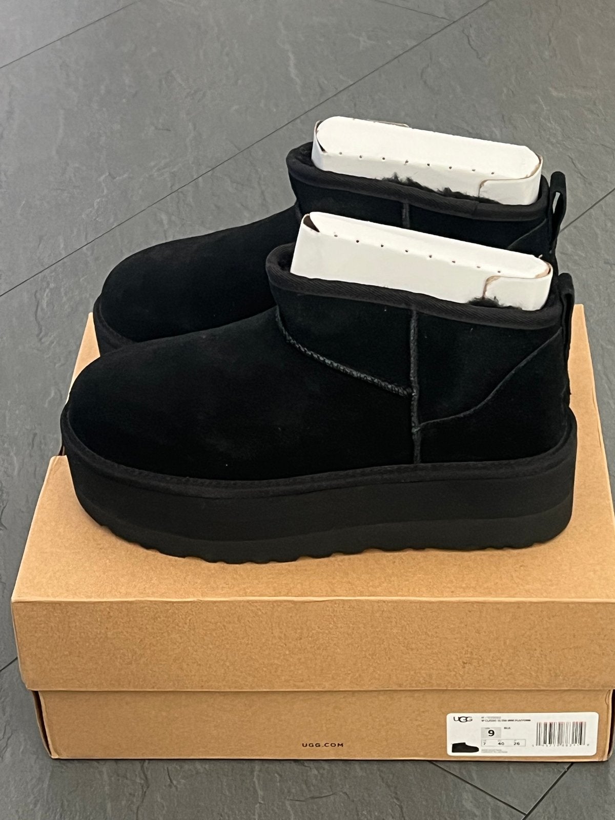 Ugg Classic Ultra Mini Platform Zwart Maat 40, Zwart, Lage of Enkellaarzen, Nieuw, Ophalen of Verzenden