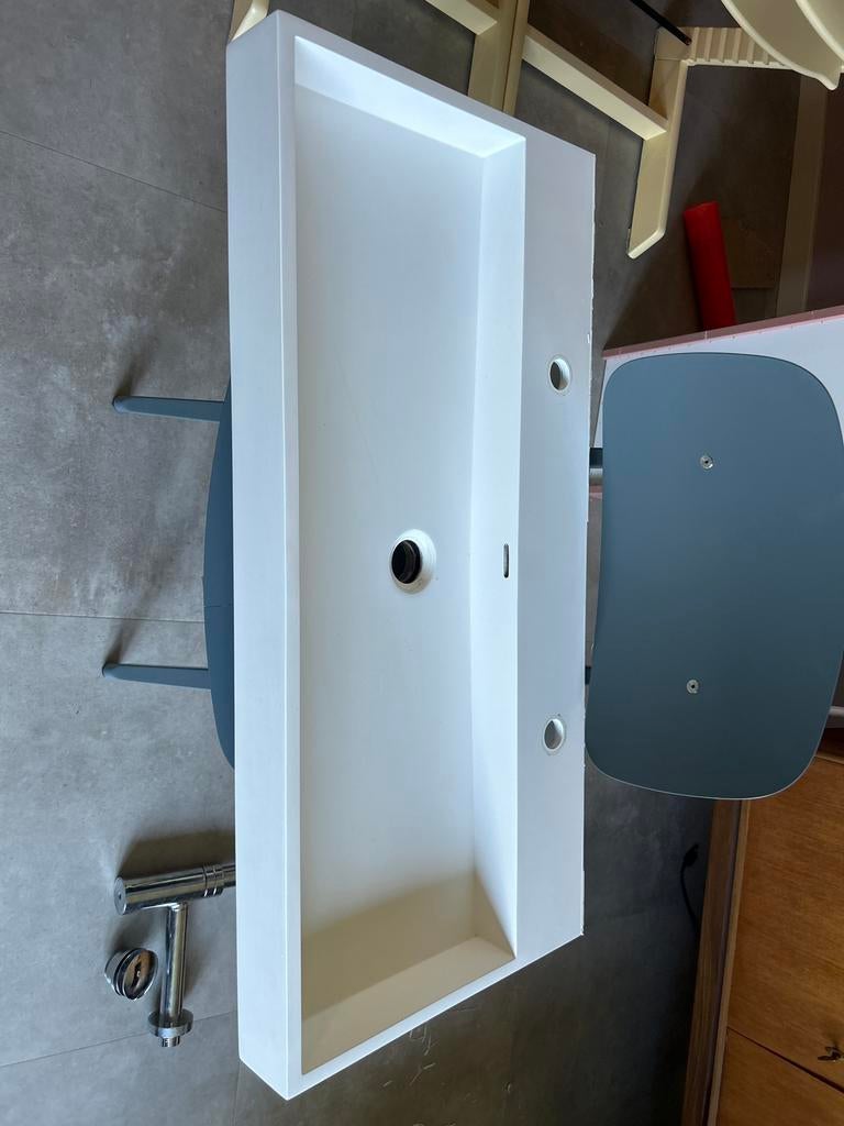 Clou wastafel met sifon, Ophalen, Zo goed als nieuw, Chroom, Wastafel