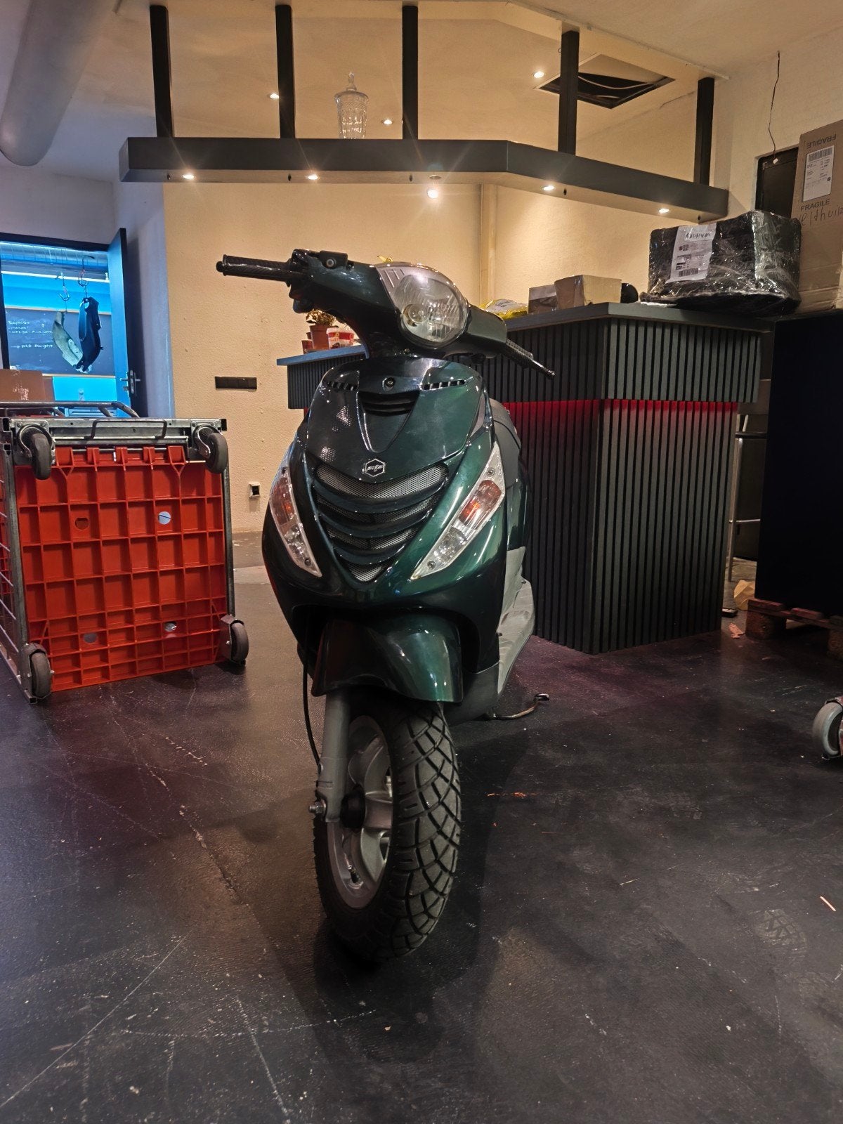 Piaggio zip 2000 duits  4 takt, Fietsen en Brommers, Ophalen, Maximaal 45 km/u, Zip, Zo goed als nieuw