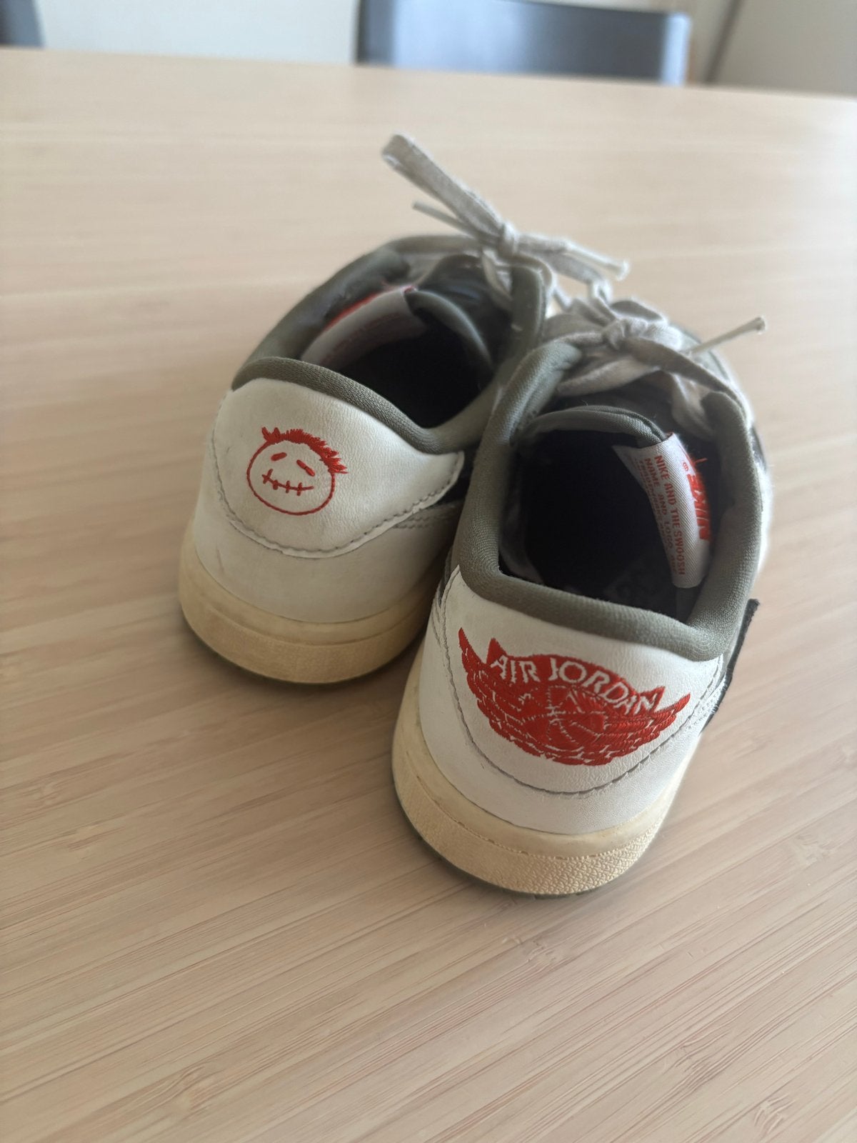 Air Jordan x Travis Scott Kids Sneakers Maat 34, Kinderen en Baby's, Kinderkleding | Schoenen en Sokken, Ophalen of Verzenden