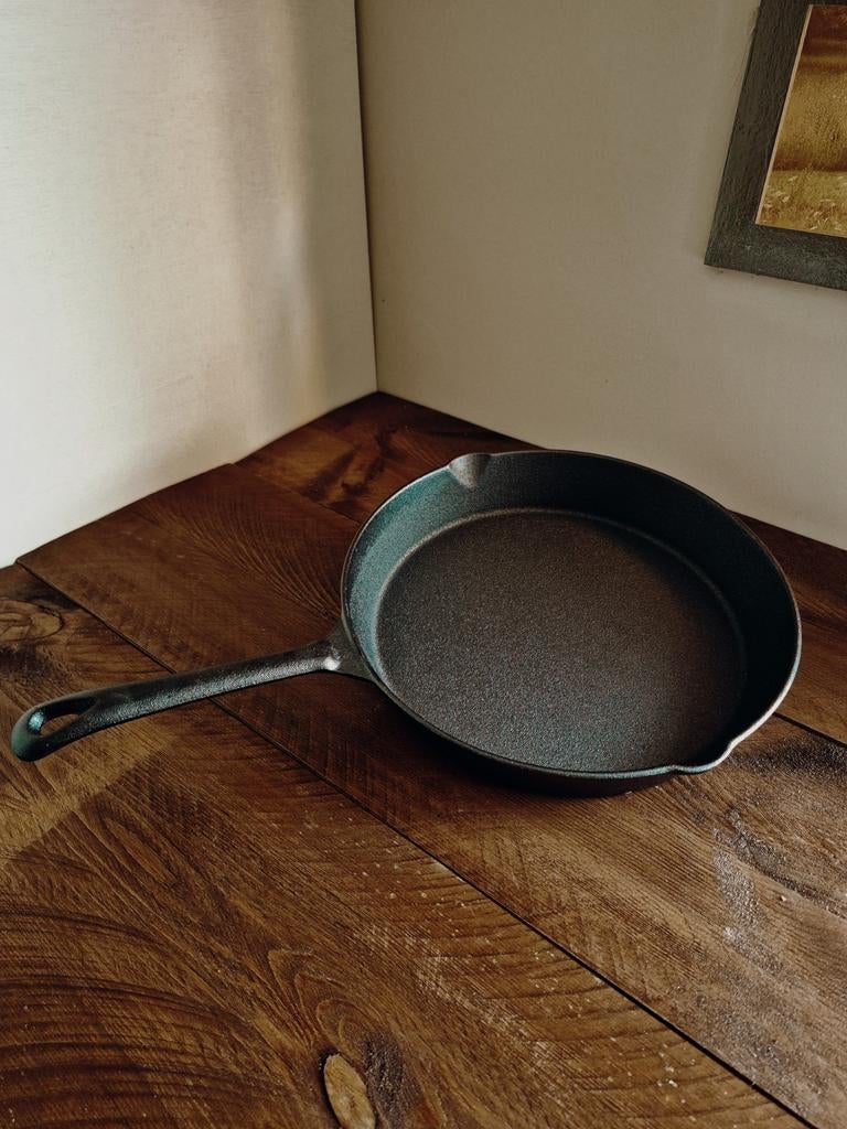 Gietijzeren pan, Huis en Inrichting, Keuken | Potten en Pannen, Ophalen of Verzenden, Nieuw, Gietijzer, Koekenpan of Braadpan