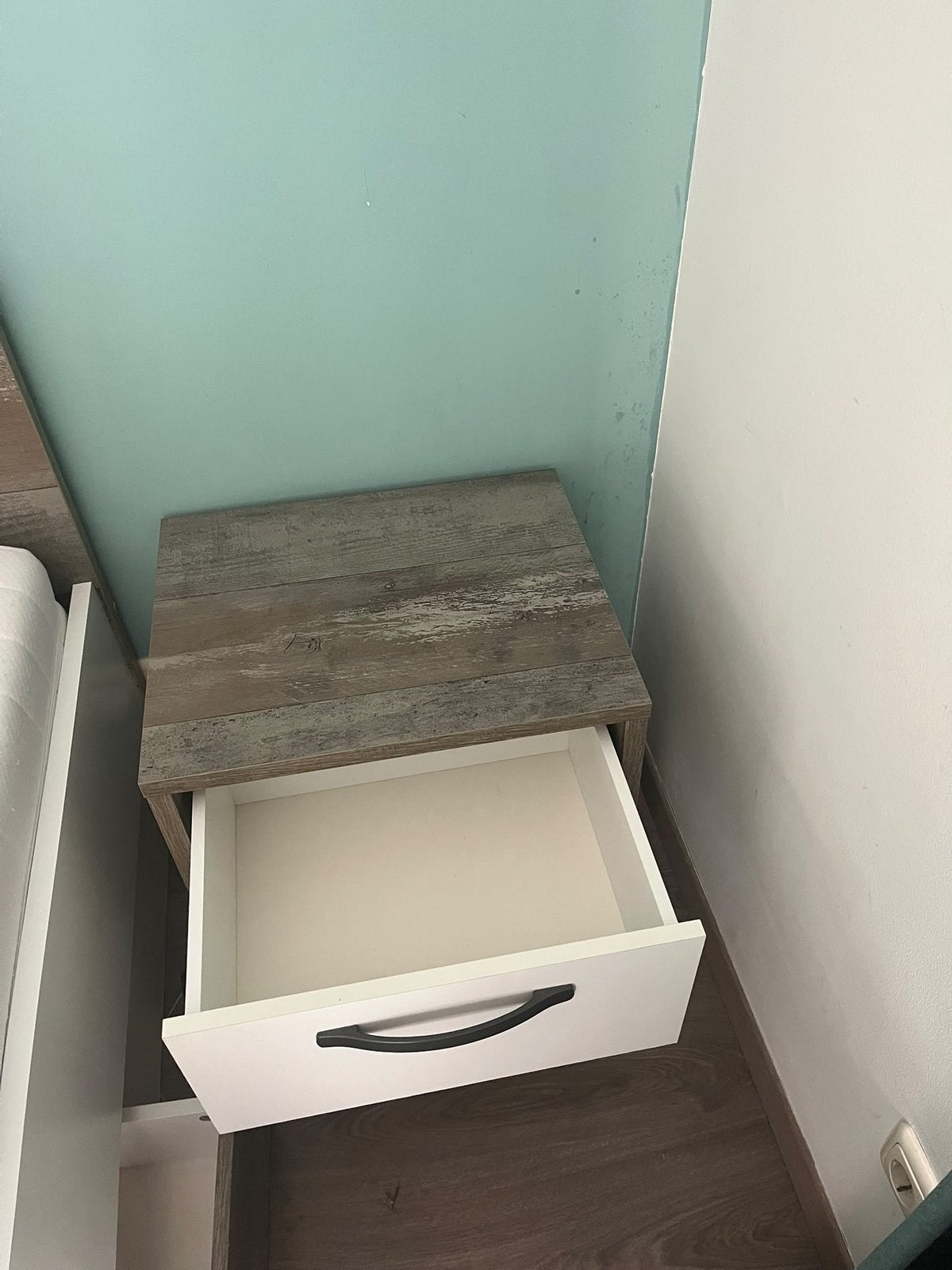Foto 5 van 120x200 bed inclusief matras en nachtkastje