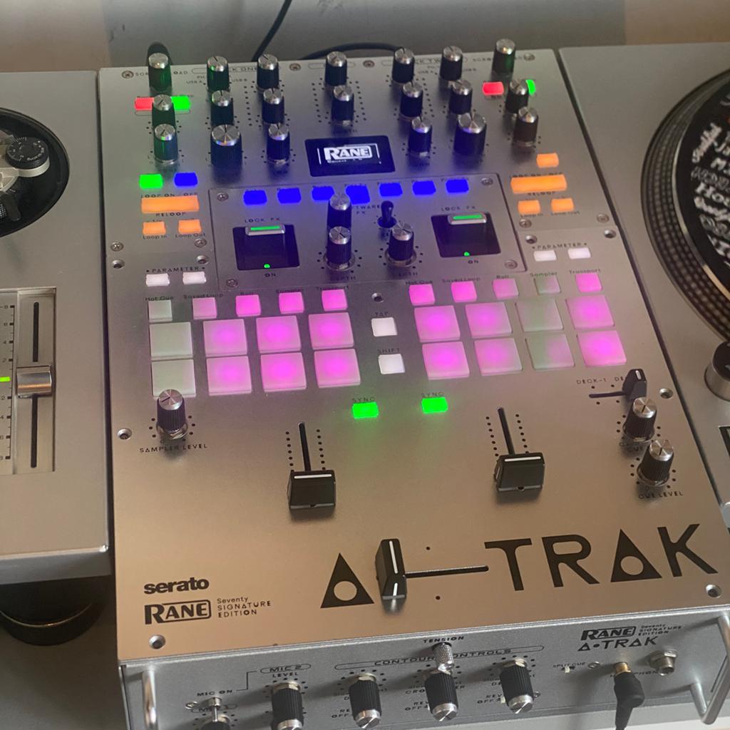 Rane Seventy A-Trak Signature Edition DJ Mixer met beschermk, Muziek en Instrumenten, Mengpanelen, Ophalen of Verzenden, Zo goed als nieuw