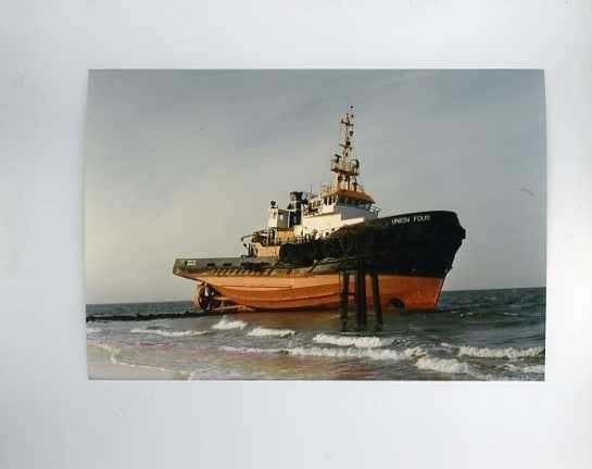scheepvaart-foto-WESTKAPELLE- stranding UNION FOUR, Ophalen of Verzenden, Zo goed als nieuw, Motorboot, Boek of Tijdschrift