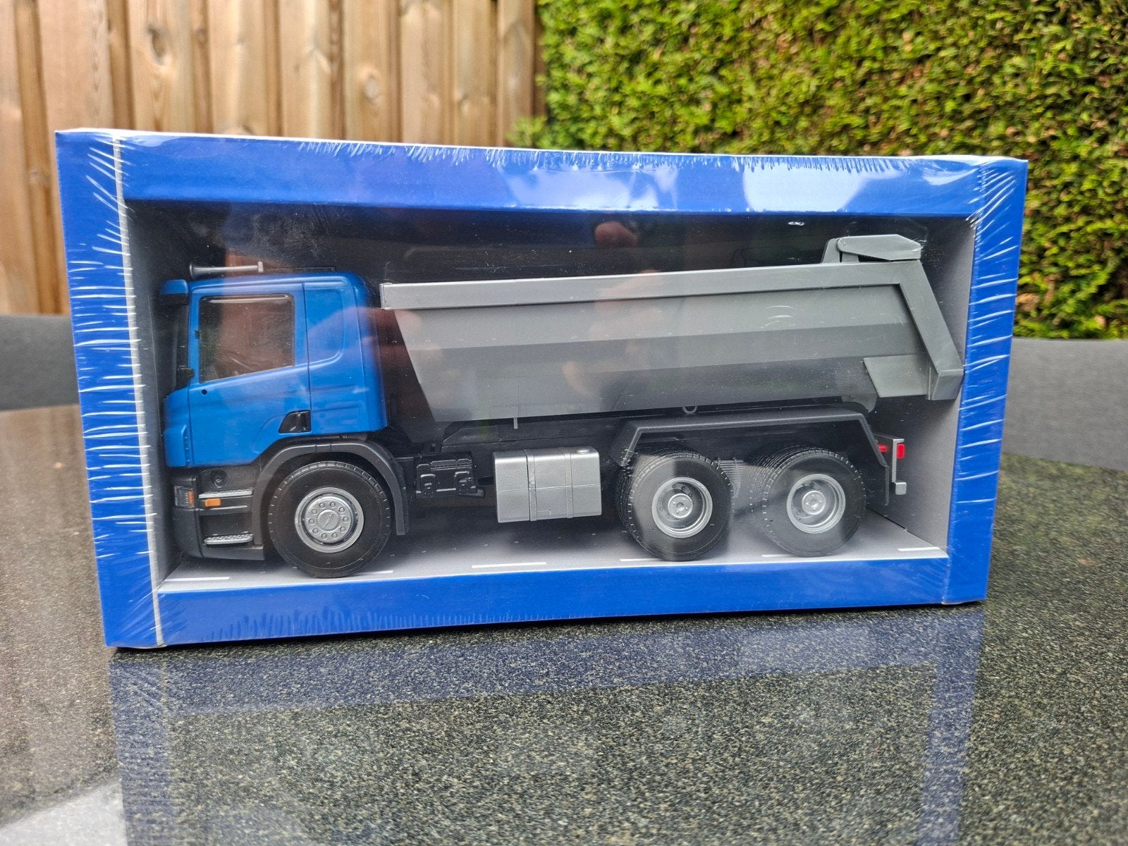 Emek dumptruck nieuw in ovp, ook voor lgb en piko G, Gelijkstroom of Wisselstroom, Brug, Tunnel of Gebouw, Nieuw, Ophalen of Verzenden