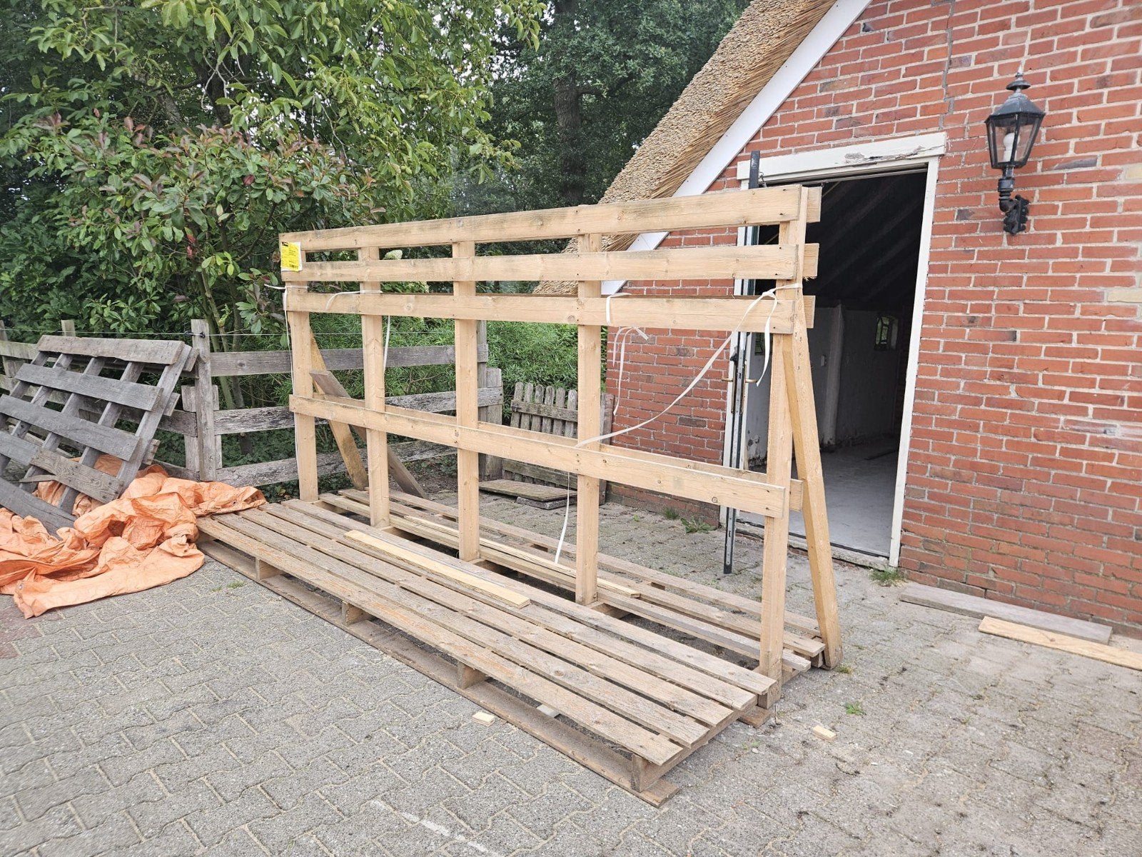 Glasbok bok stelling rek stellingrek pallet pallets hout, Ophalen