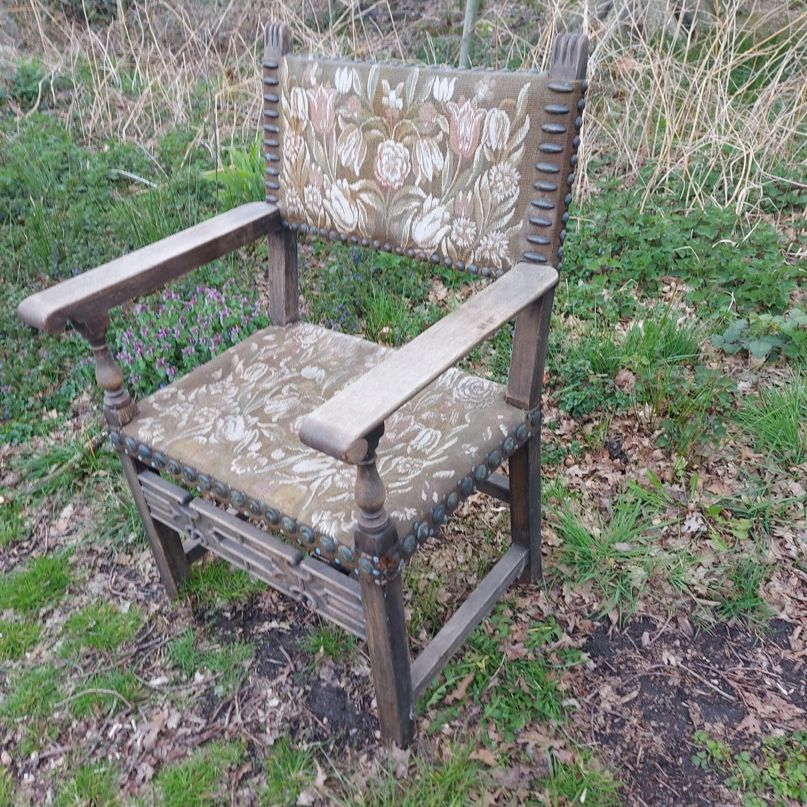 Vintage stoel met armleuning en bloemenpatroon, Ophalen