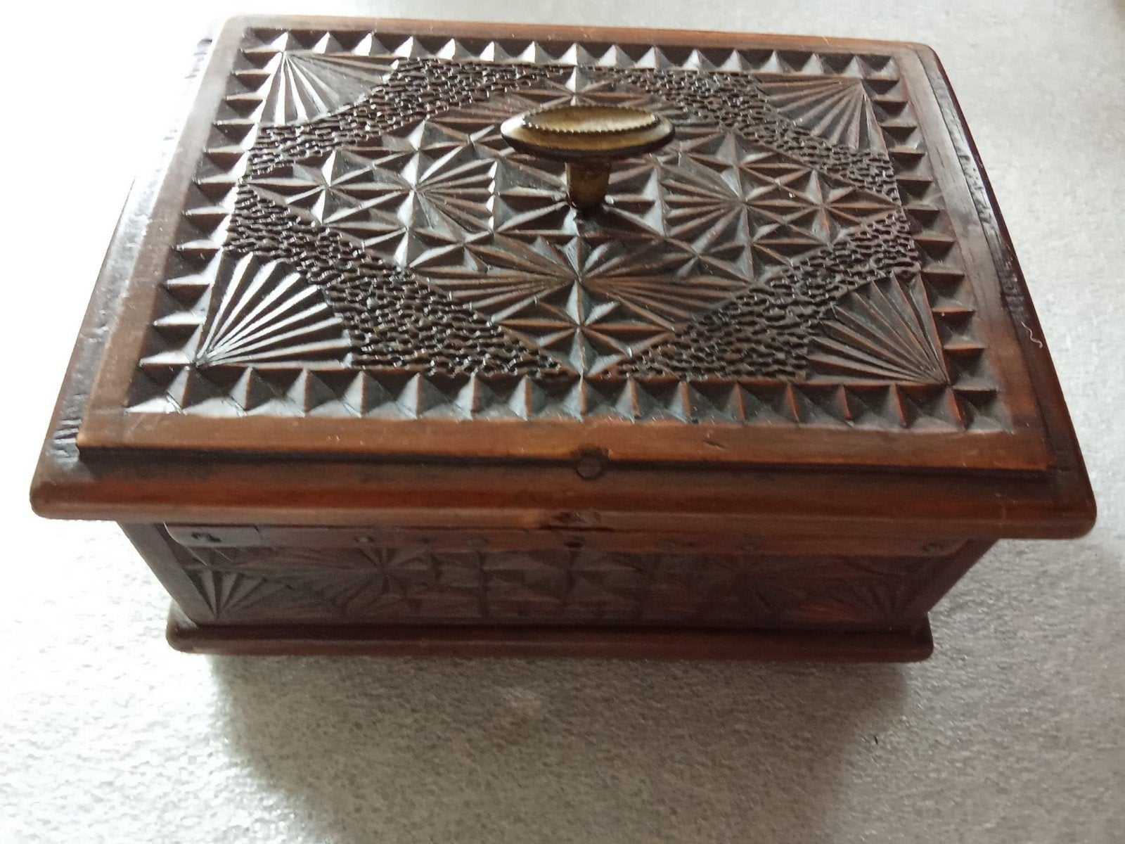 Antieke Friese Houten Snijwerk Doos, Antiek en Kunst, Ophalen of Verzenden
