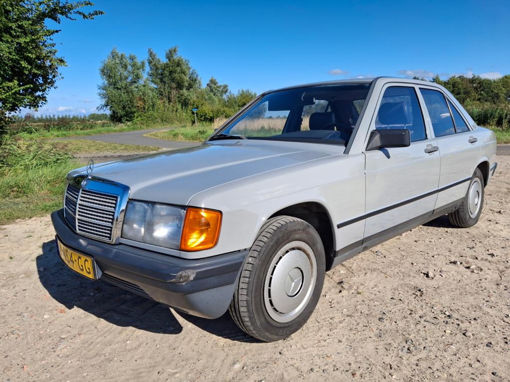 Mercedes-Benz Mercedes 190 (W124) 1984 Grijs, Auto's, Mercedes-Benz, Stof, Handgeschakeld, 1102 kg, Blauw