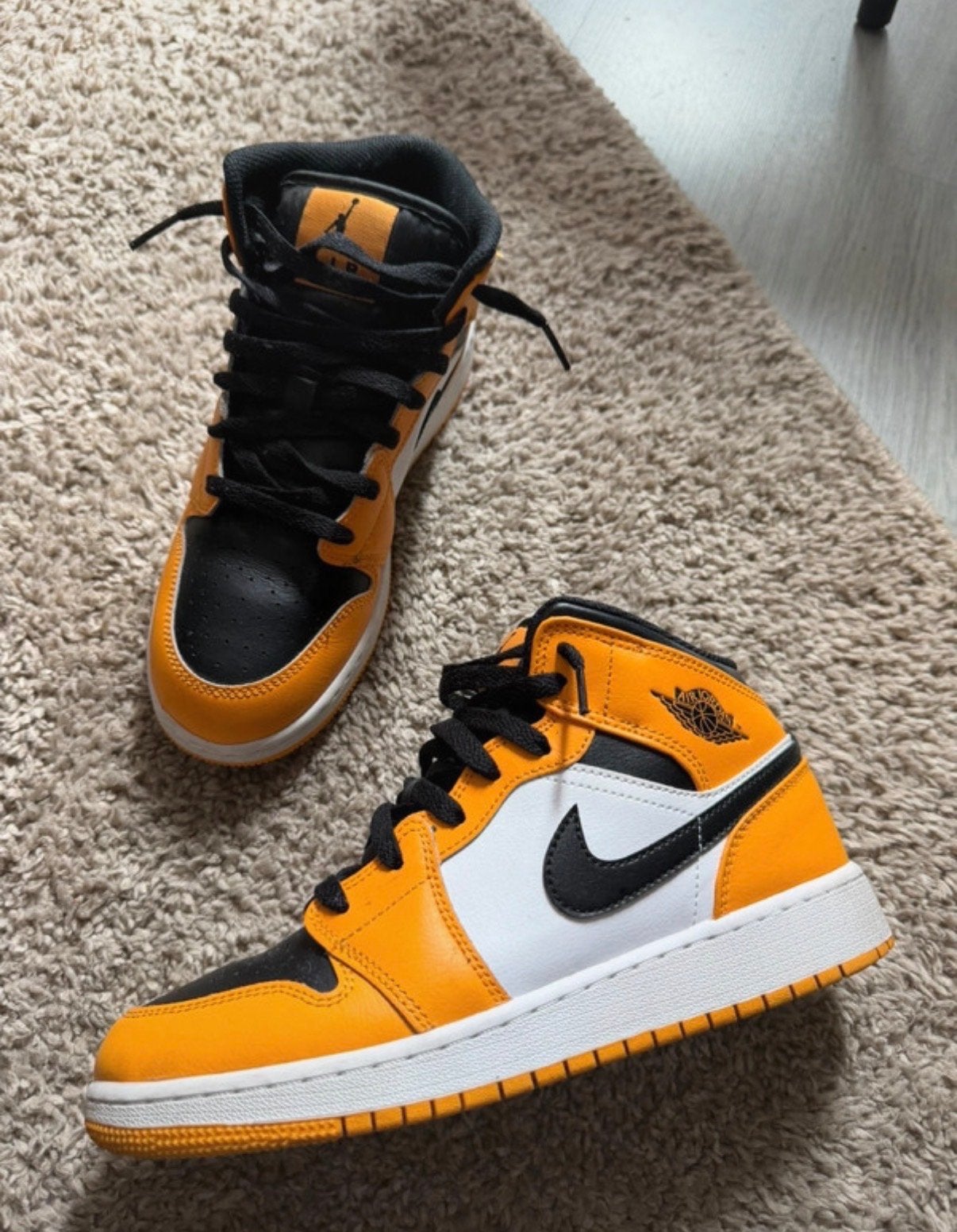 Nike Air Jordan 1 Mid SE Craft - Maat 38, Kleding | Dames, Schoenen, Ophalen of Verzenden, Zo goed als nieuw, Oranje, Sneakers of Gympen