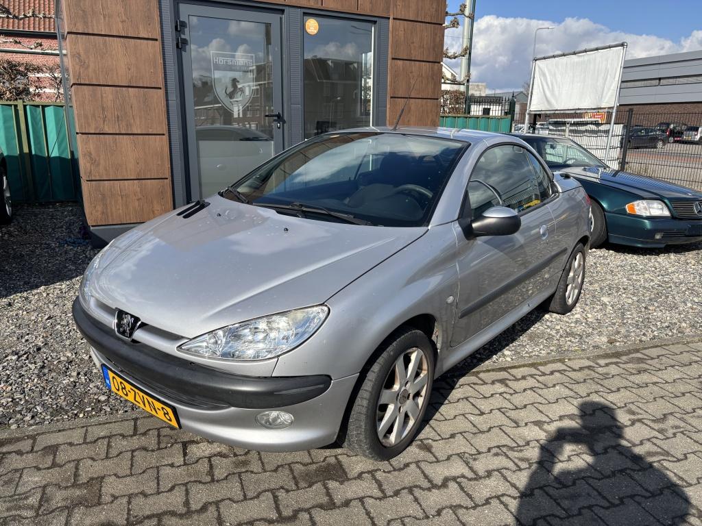 Peugeot 206 CC 1.6-16V (bj 2001), Auto's, Voorwielaandrijving, 12 maanden, Elektrische ramen, Gebruikt