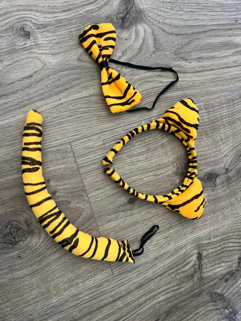 Tijger verkleedset: diadeem, staart en vlinderdas, Ophalen of Verzenden, Zo goed als nieuw, Accessoires