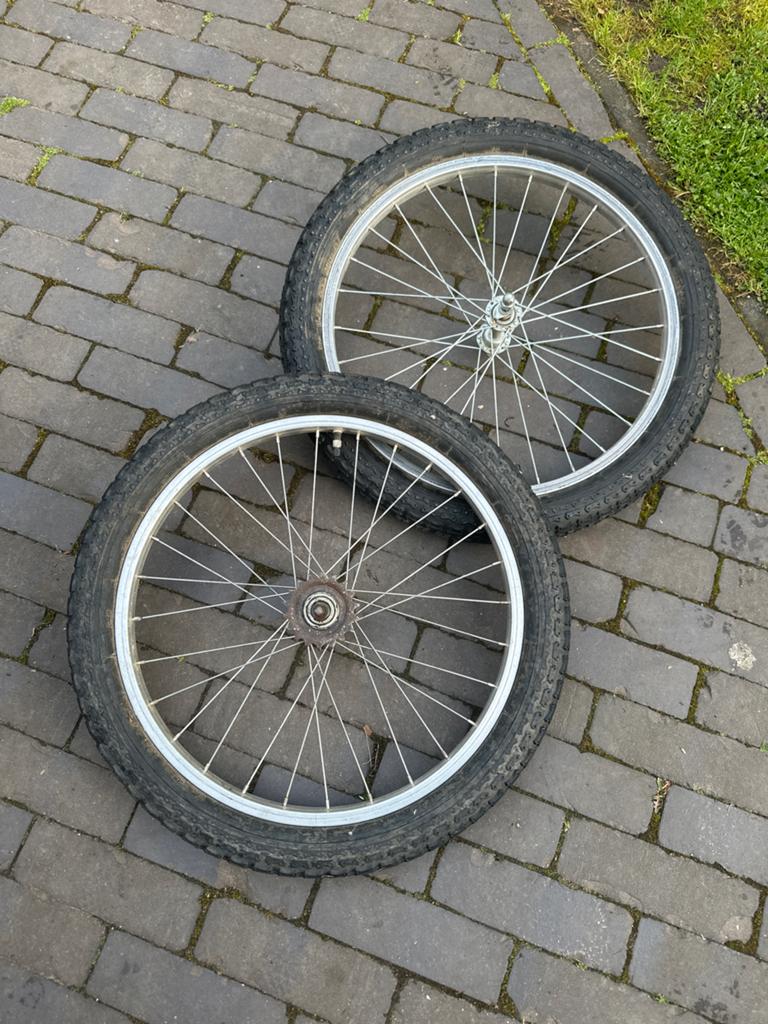 Twee 20 inch cross fiets wielen, Ophalen, Zo goed als nieuw