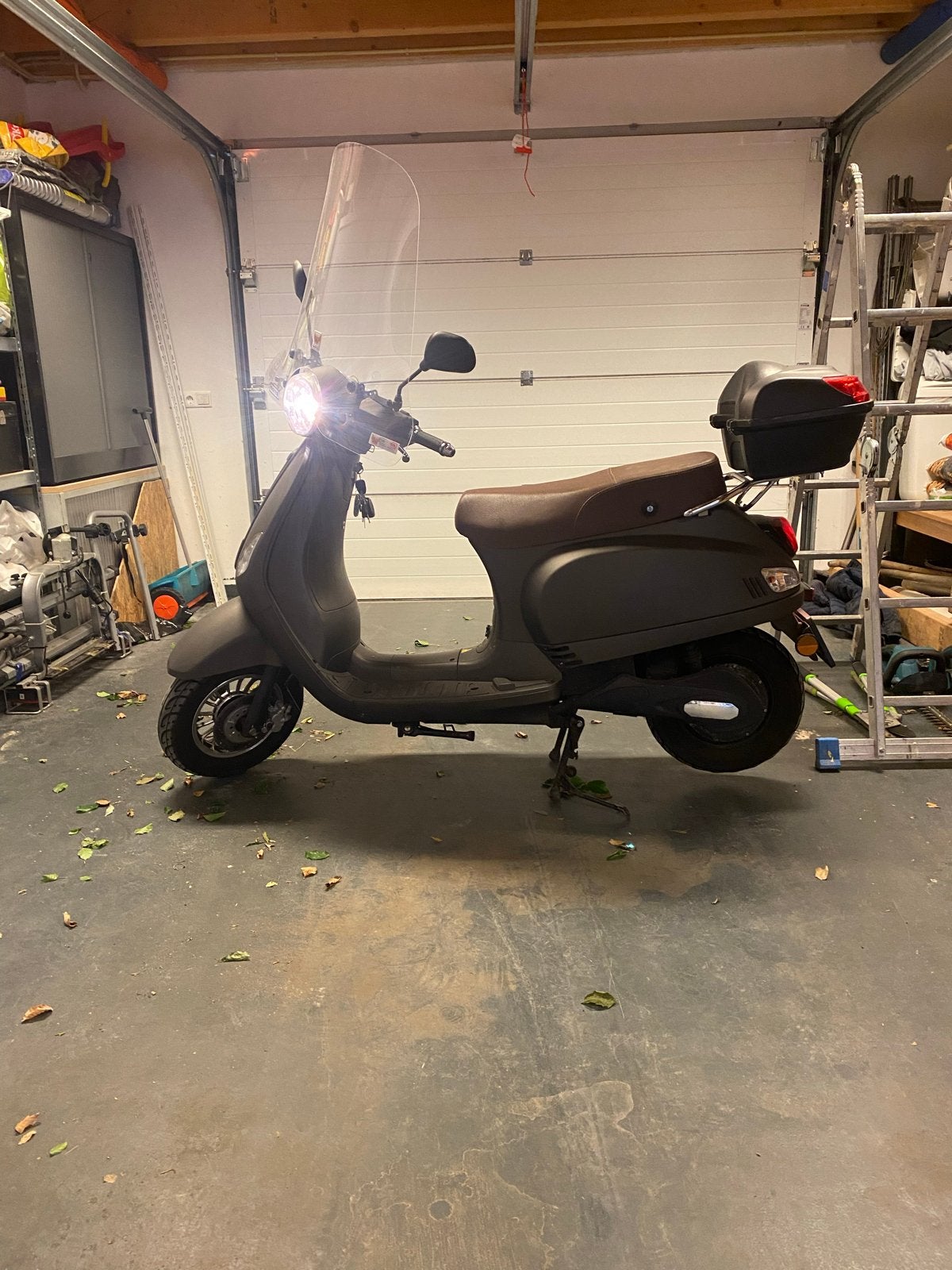 Mpi e-riva Znen elektrische scooter 25 km/u met helm, Ophalen, Gebruikt, Elektrisch, Overige merken