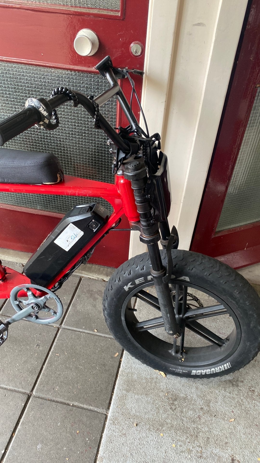 Costum gespoten Ouxi v8 (v20 swapped), Zo goed als nieuw, 59 cm of meer, 30 tot 50 km per accu, Ophalen