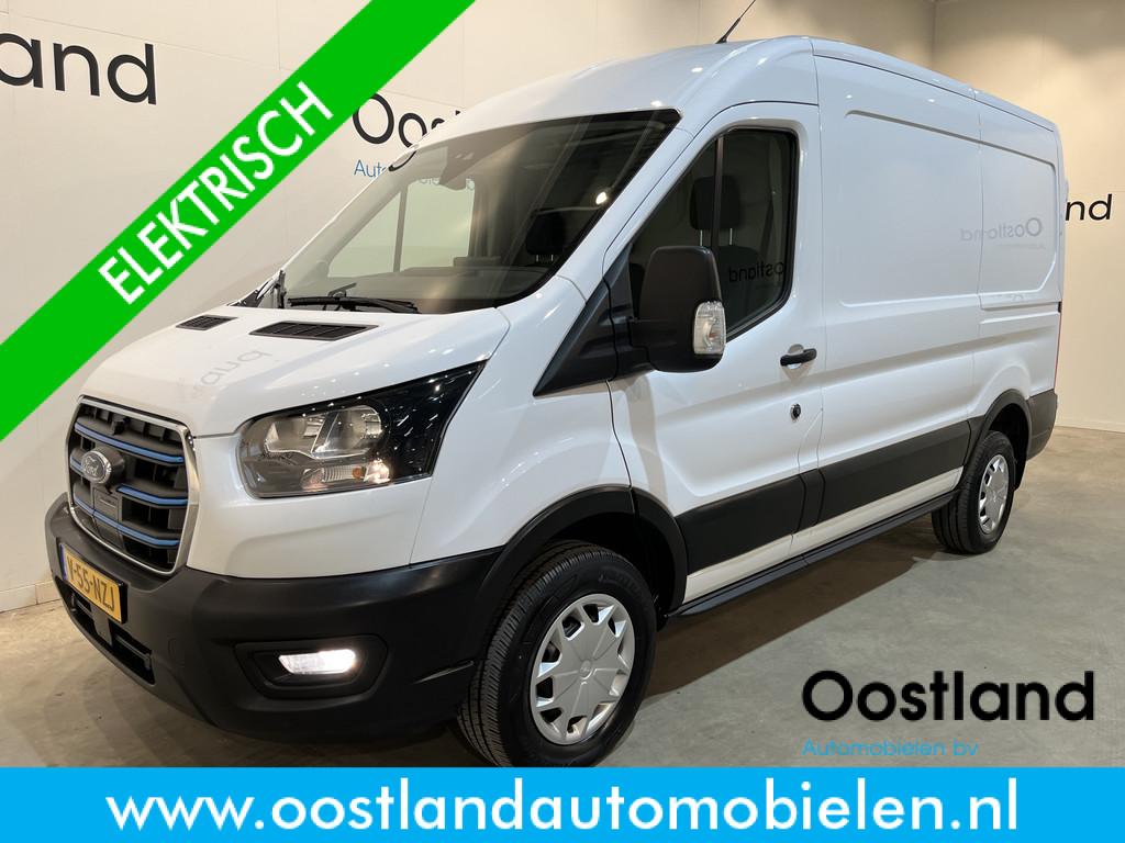 Ford E-Transit 390 (3500 kg) L2H2 Trend 68 kWh / 100% Elektr, Auto's, Bestelauto's, Automaat, Gebruikt, Zwart, Met garantie (alle)