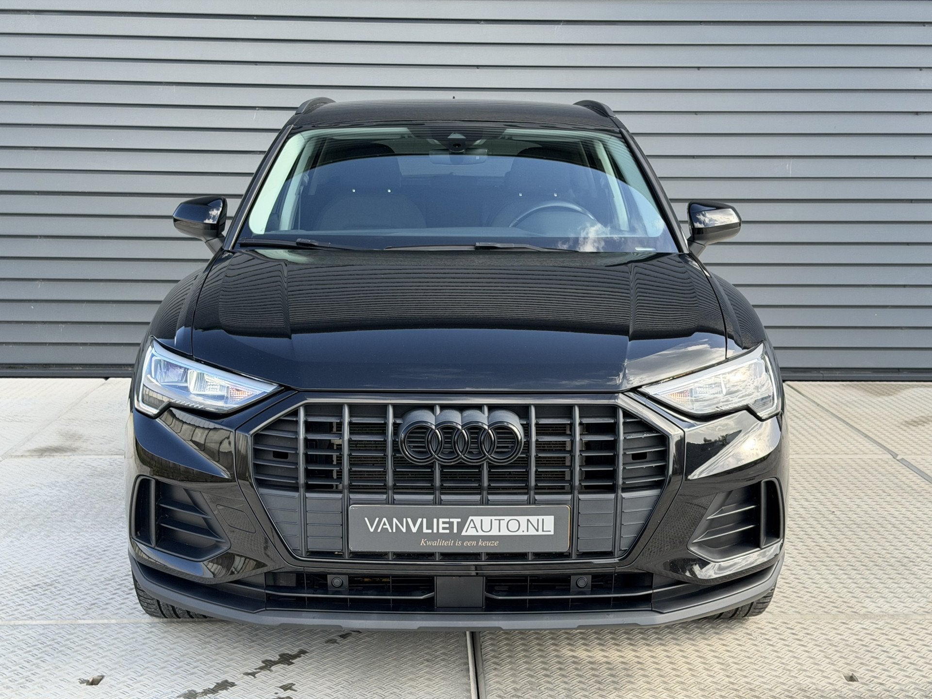 Audi Q3 45 TFSI e edition 245 PK | Apple carplay & Android a, Auto's, Dealer onderhouden, Stof, Gebruikt, Zwart