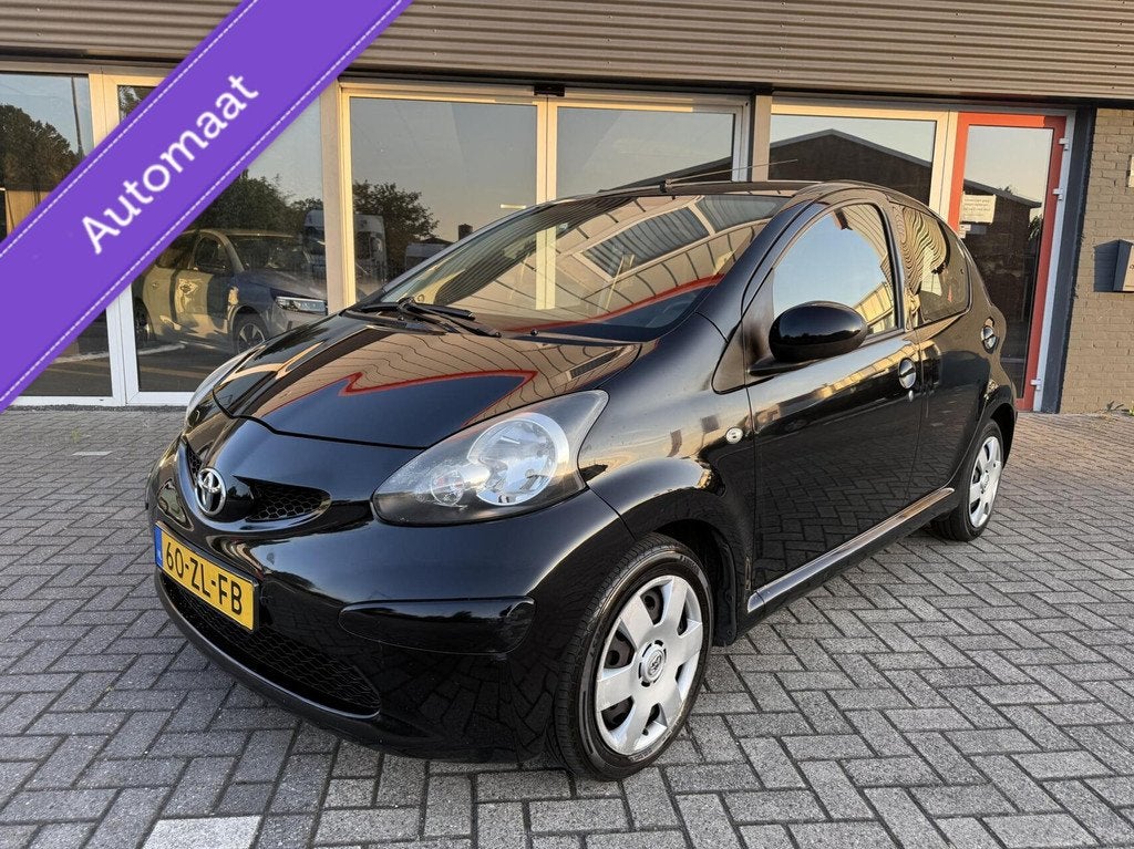 Toyota Aygo 1.0-12V Automaat 5d Airco Nw APK, Auto's, Toyota, Gebruikt, 4 stoelen, Origineel Nederlands, Bedrijf