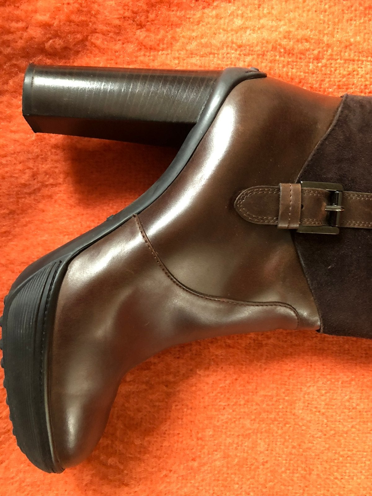 Te koop: nieuwe leren laarzen, Tods, bruin, 38, Ophalen of Verzenden, Zo goed als nieuw, Bruin, Hoge laarzen