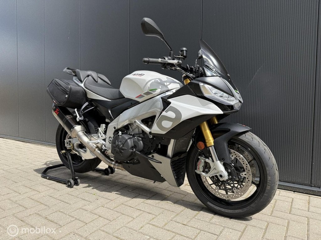 €1.500 korting & gratis Akrapovic Aprilia Tuono V4 1100, Traction Control, 1077 cc, Via Michelangelo 1 Noale, Aprilia