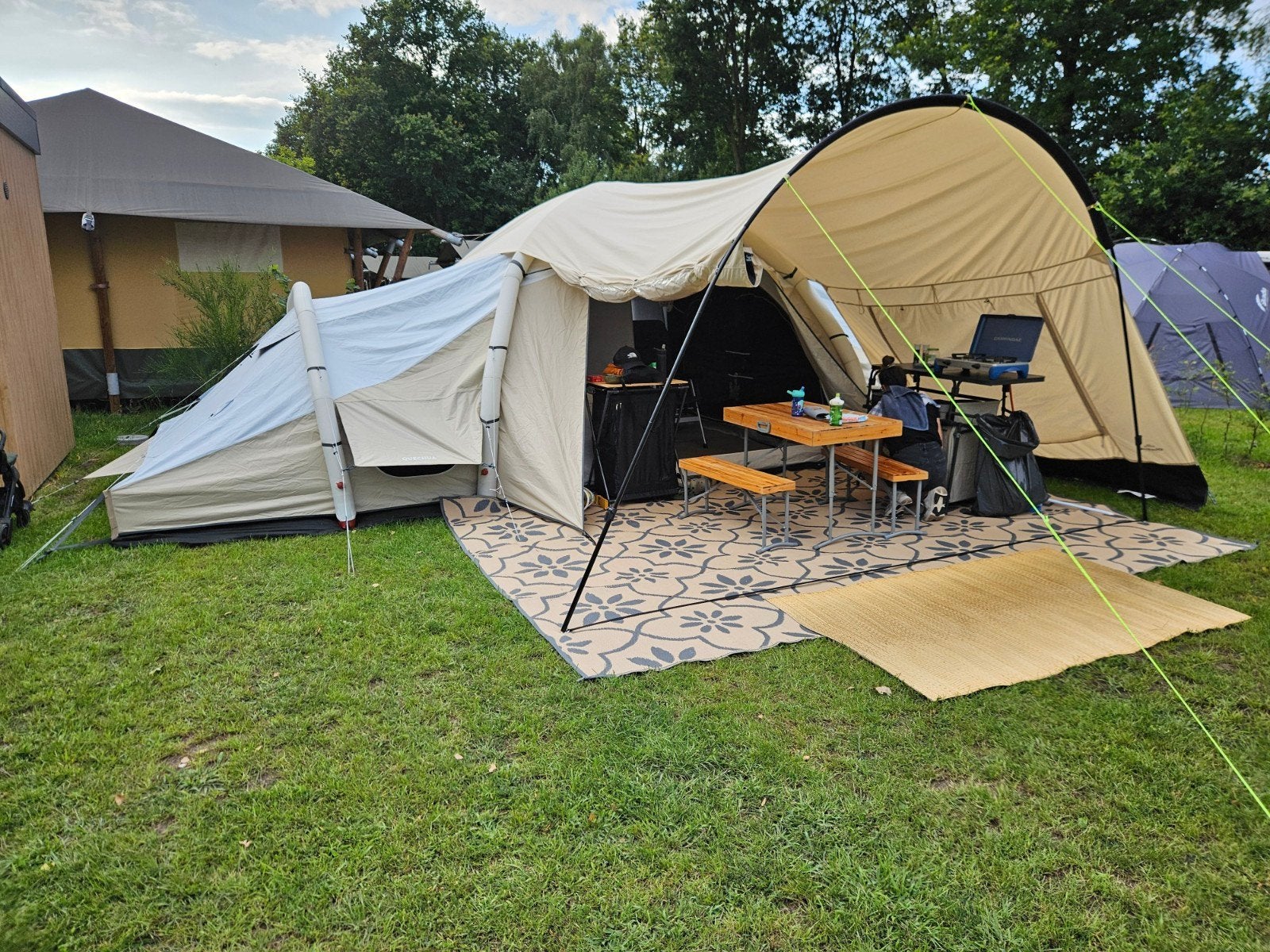 Decathlon Quechua tent 8 personen, Air Seconds 8.4, Ophalen, Zo goed als nieuw, Meer dan 6