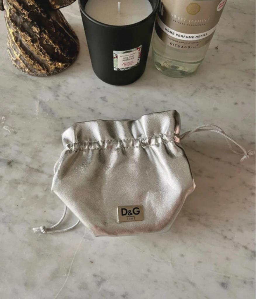 D&G TIME zilverkleurig zakje, Sieraden, Tassen en Uiterlijk, Portemonnees, Verzenden, Zo goed als nieuw, Overige kleuren, Dolce & Gabbana