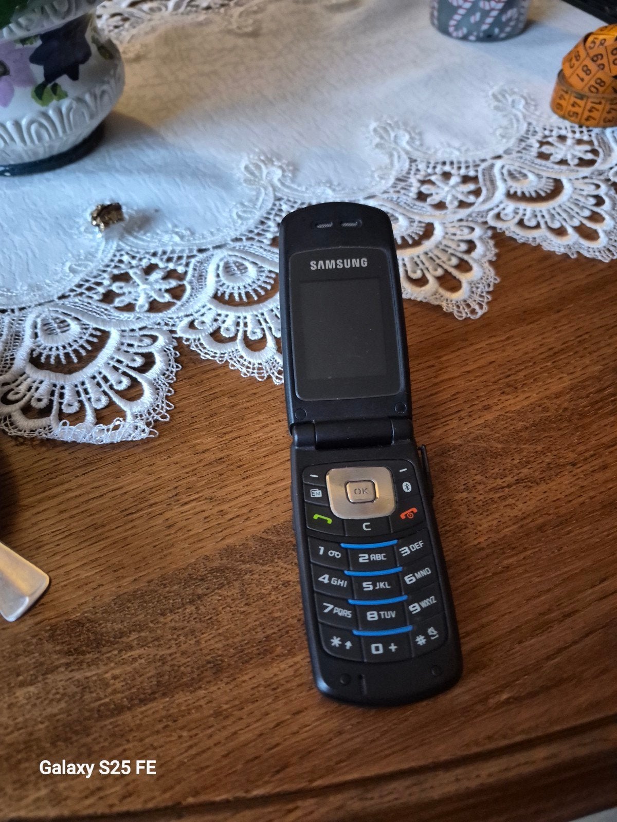 Samsung klaptelefoon - Klassieke mobiel, Gebruikt, Overige modellen, Zwart, Overige systemen