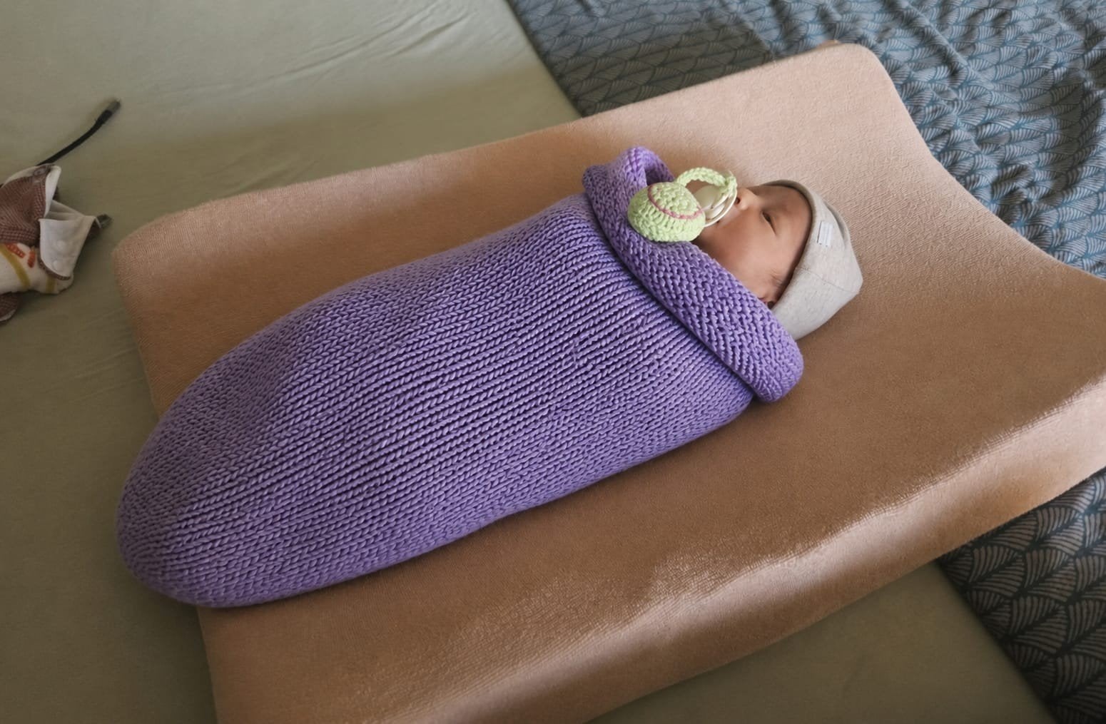 Nieuwe handgebreide cocoon van merinowol, Ademend, Overige typen, Nieuw, Paars