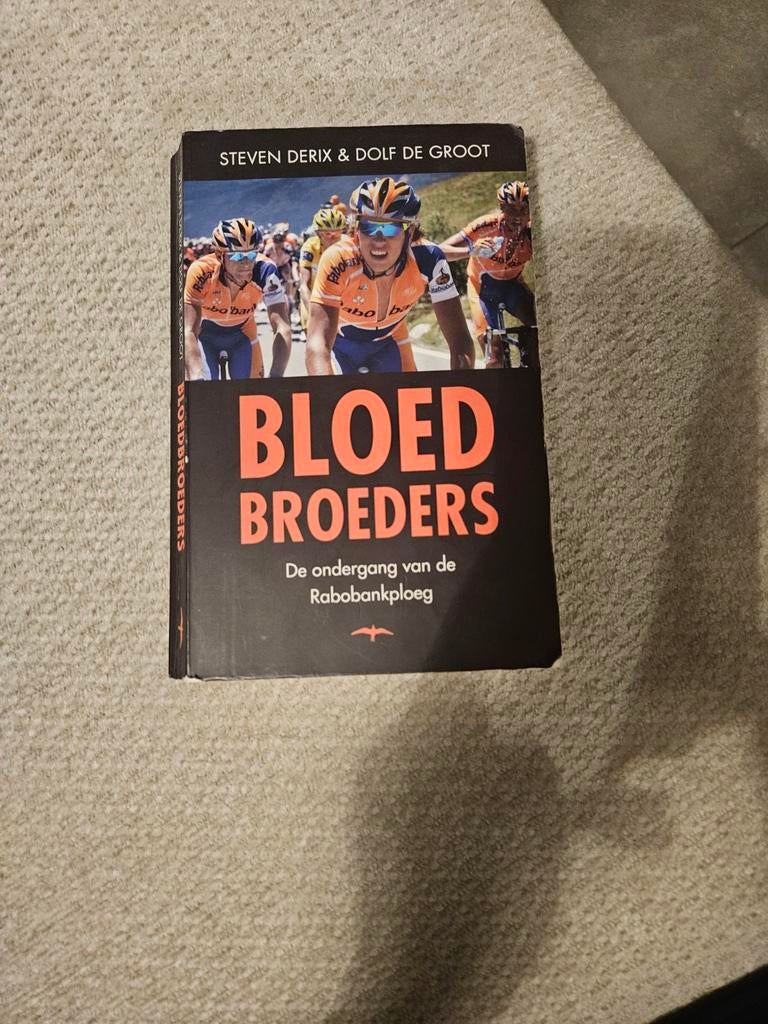 Steven Derix - Bloedbroeders, Steven Derix; Dolf de Groot, Lopen en Fietsen, Ophalen of Verzenden, Zo goed als nieuw